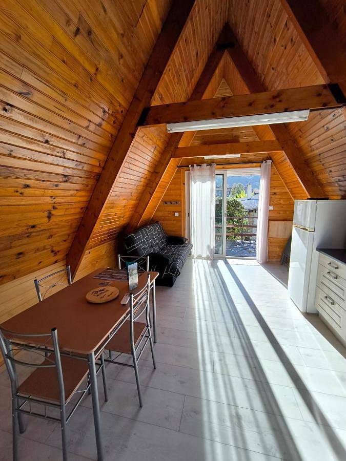 One-Bedroom Chalet in Oust, Parc naturel régional des Pyrénées ariégeoises