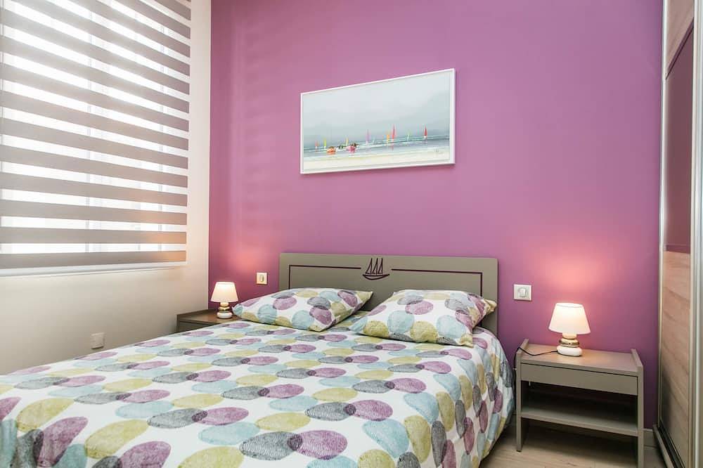 Ganze Wohnung, Beau T2 im Jahr 2017 renoviert. Volle Mitte, ruhig. Privater Parkplatz, Wifi. in Saint-Jean-de-Luz, Bayonne und Umgebung