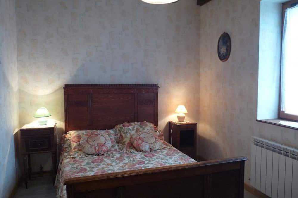 Casa rural renovada con jardín, chimenea, Wifi en Verneix in Verneix, Región de Montluçon