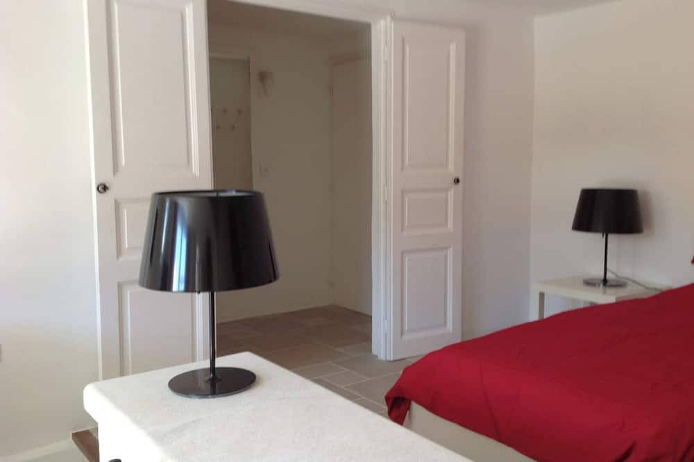 Apartamento entero, Spacious Studio (56m2) with all living functions in Montbrun-les-Bains, Región de Nyons