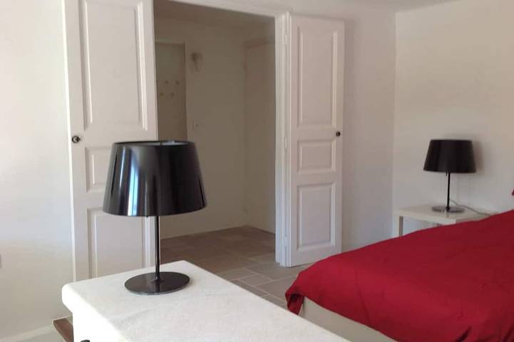 Entire apartment, Spacious Studio (56m2) with all living functions in Montbrun-les-Bains, Nyons region