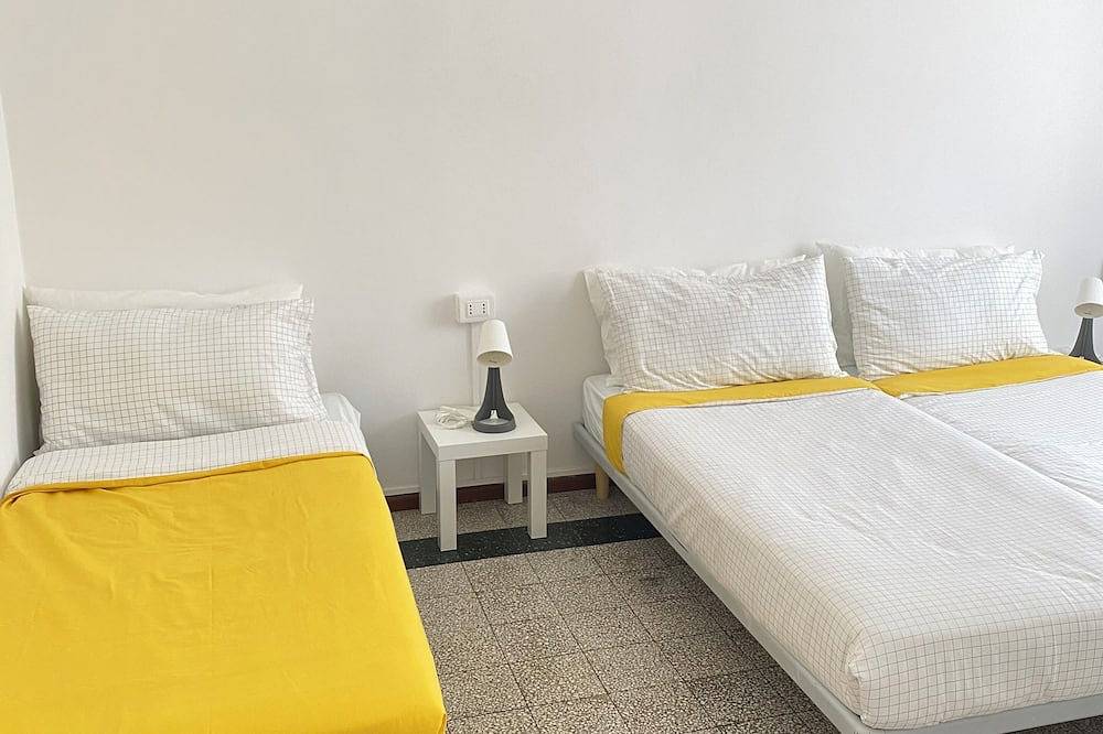 Ganze Wohnung, Apartment in Alba with free parking. Sleeps 7. Self check-in in Alba, Langhe