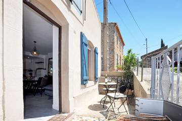Gîte pour 6 personnes, avec jardin à Bizanet