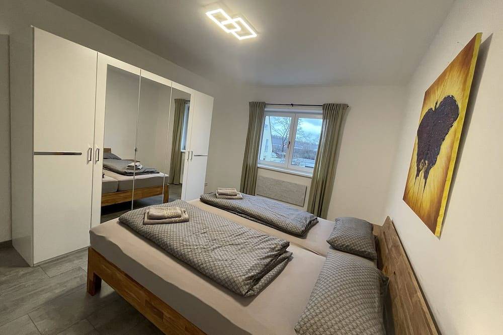 Ganze Wohnung, Ruhige Unterkunft mir bester Lage für Ausflüge nach Nürnberg und Umgebung in Feucht, Frankenalb