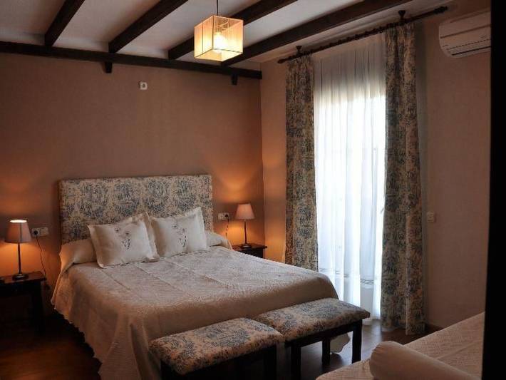 Casa rural para 4 personas, con Balcón además de Terraza y Jardín en Molinillo