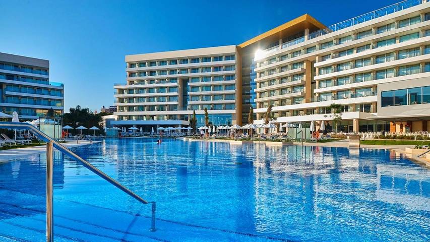 Hôtel pour 10 personnes, avec sauna ainsi que jacuzzi et jardin