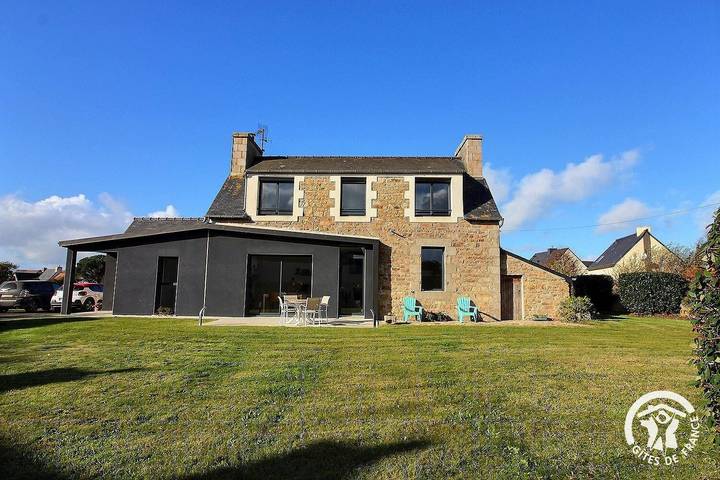 Gîte pour 4 personnes, avec Terrasse et Jardin à Trévou-Tréguignec