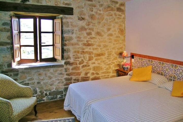 Ganze Wohnung, Richard und Suzanne Wohnung gemütlich mit unglaublicher Aussicht, ruhiges Tal. in Pesaguero, Cordillera Cantábrica