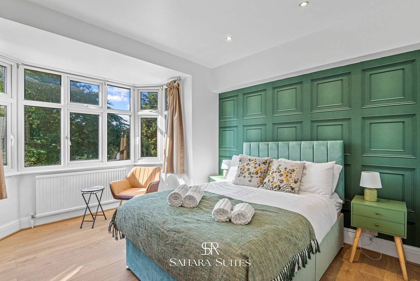 Spacious 6Br Ensuite home - Sleeps 12 - Parking in Earley, Berkshire