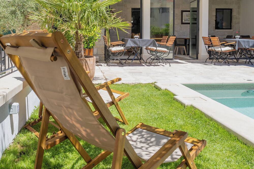 Casa Columba - 4 Star Design Boutique Hotel - Ferdinand Magelan Luxury Room in Makarska, Rivera de Makarska