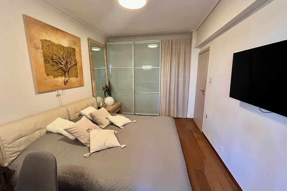 Geheel appartement, Artistic 2-bedroom apartment in green & peaceful Vari in Varkiza, Vari