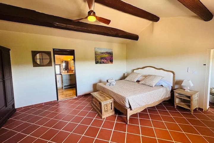 Location de vacances pour 5 personnes, avec terrasse dans Office De Tourisme De Venasque - 2