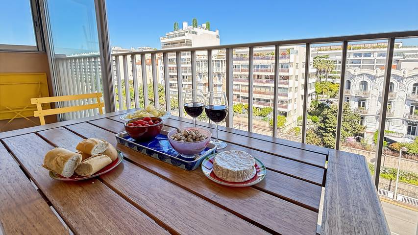 Gîte pour 2 personnes, avec balcon/terrasse dans Cinema Les Arcades Ales