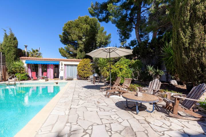 Vakantiehuis 'Petite Maison' met gedeeld zwembad, terras en Wifi in Carry-le-Rouet, Middellandse Zeekust (Frankrijk)