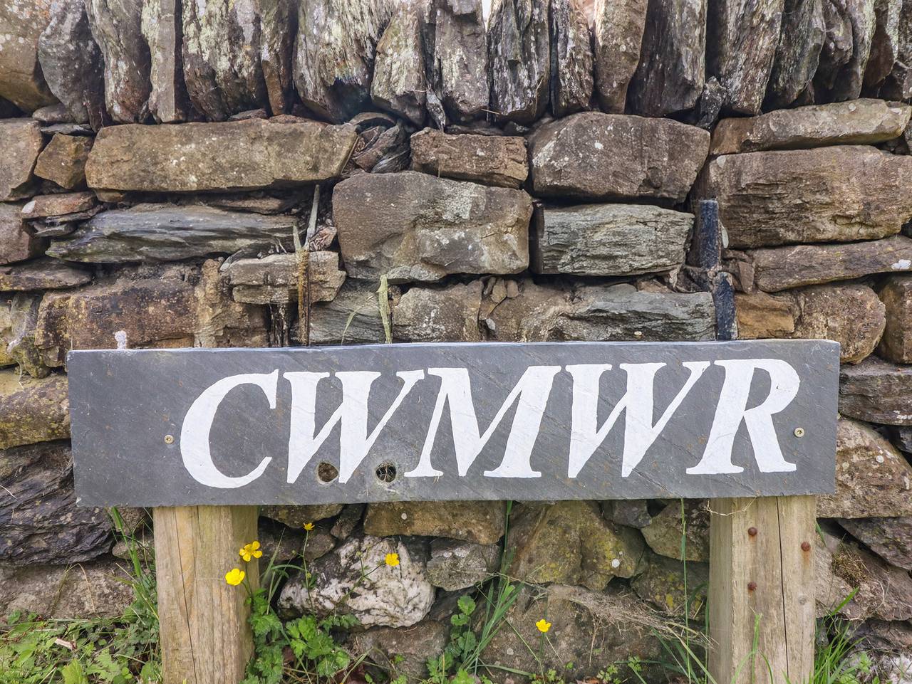 Cwmwr in Powys