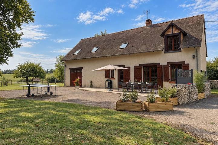 Gîte pour 9 personnes, avec Terrasse et Jardin à Monthou-sur-Bièvre