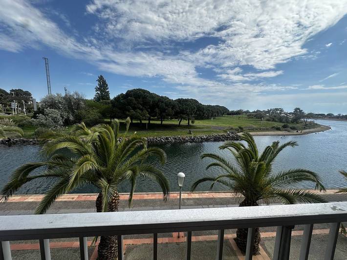 Gîte pour 4 personnes, avec terrasse et piscine dans Aqualand (Cap d'Agde)