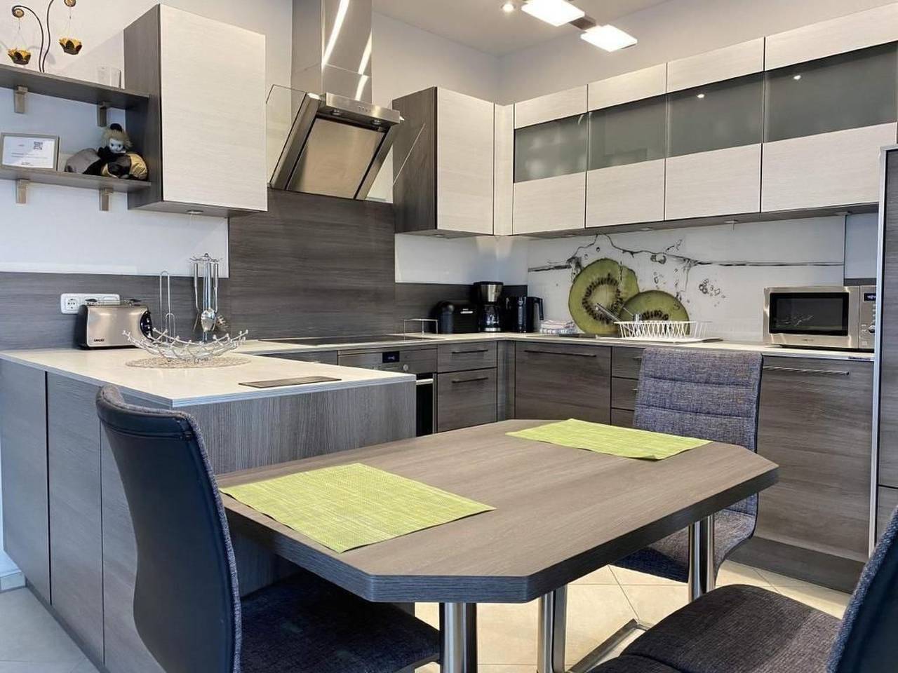 Ganze Wohnung, In Heselbach mit Grill, Whirlpool und Garten in Wackersdorf, Ostbayern