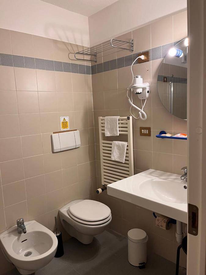 Hôtel pour 2 personnes, avec Balcon et Jacuzzi ainsi que Terrasse et Jardin à Champoluc - 4