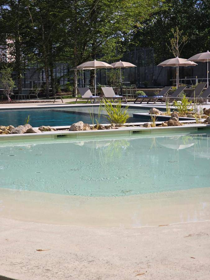 Hôtel pour 2 personnes, avec Terrasse et Jacuzzi ainsi que Jardin et Bassin pour enfant à Montbazon - 3