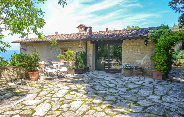 Moderno apartamento de 2 dormitorios con piscina, wifi y terraza cerca del centro de la ciudad in Sesto Fiorentino, Provincia de Firenze