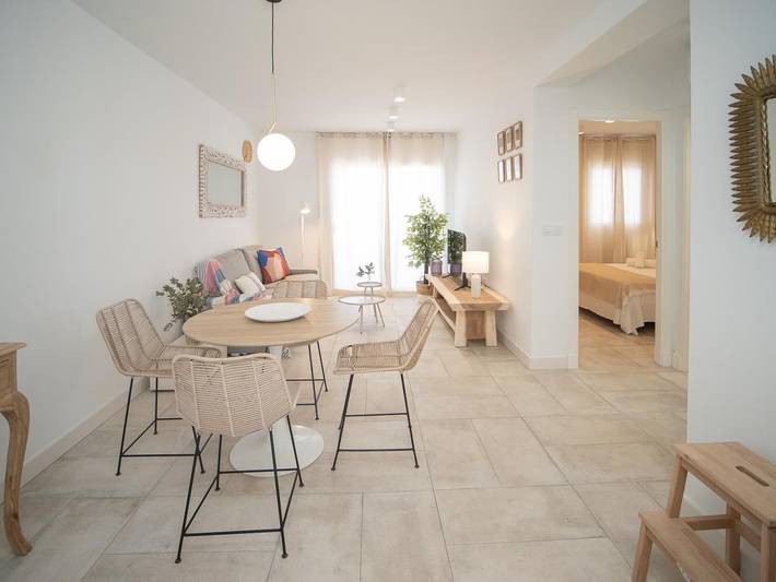 Ferienwohnung für 4 Personen, mit Balkon und Meerblick sowie Terrasse