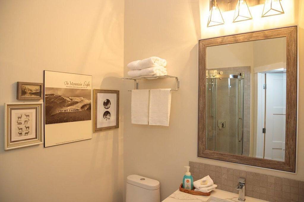 Ganze Wohnung, Cosy Mountain Condo - Panoramische Ansichten, Um Den Nationalpark Zu Banffen! in Canmore, Banff-Nationalpark