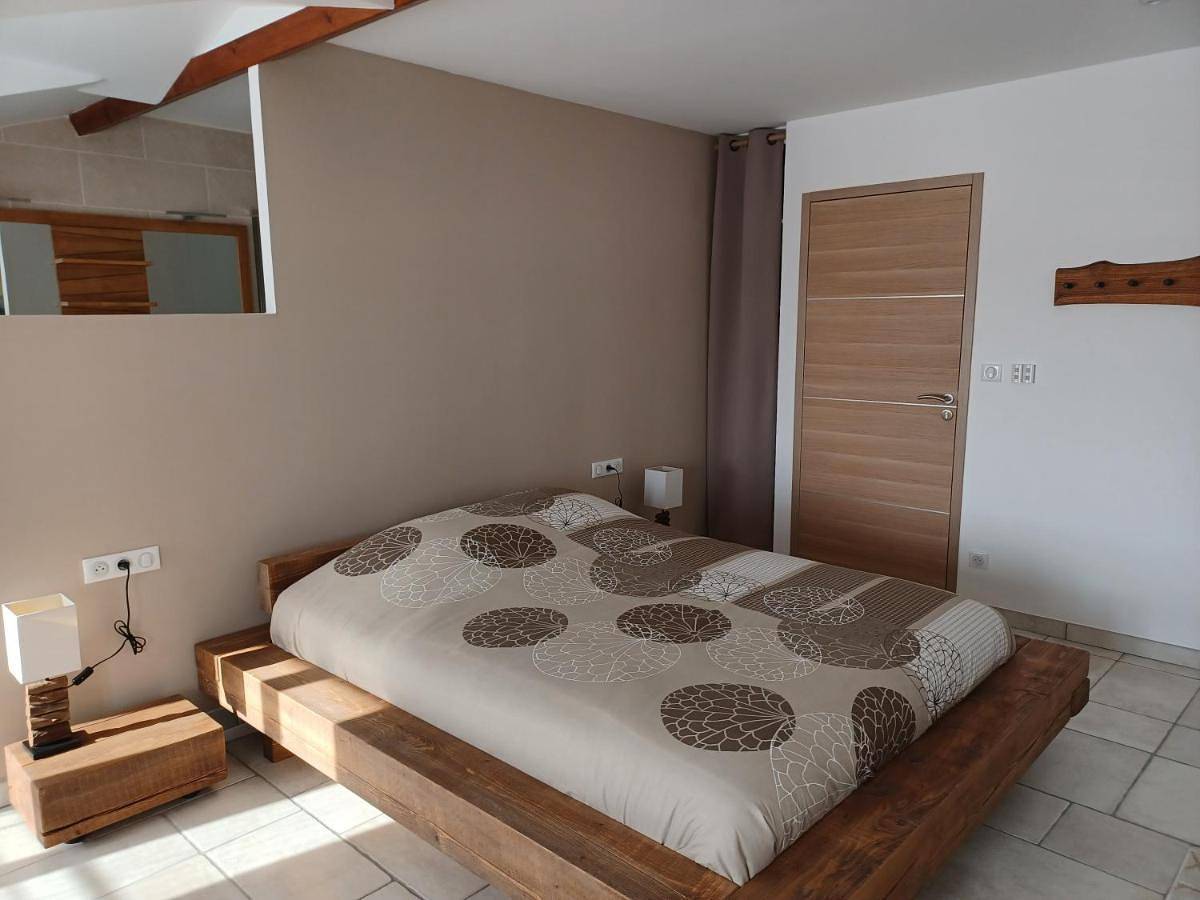 Double Room with Private Bathroom in Thairé, Région de La Rochelle
