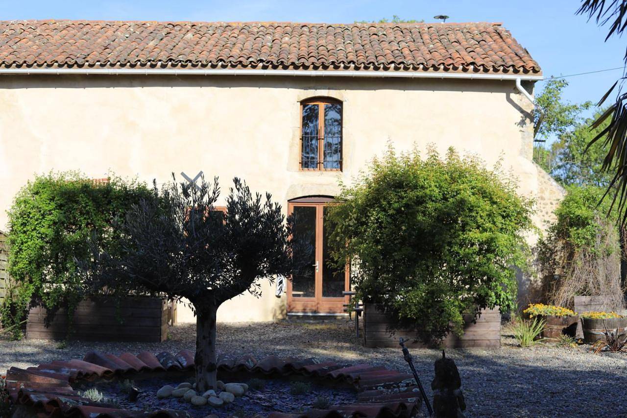 Three-Bedroom House in Madiran, Hautes-Pyrénées
