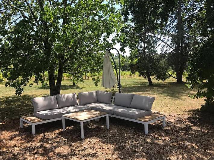 Location de vacances pour 6 personnes, avec vue ainsi que piscine et jardin, animaux acceptés à Savignac-de-Duras - 2