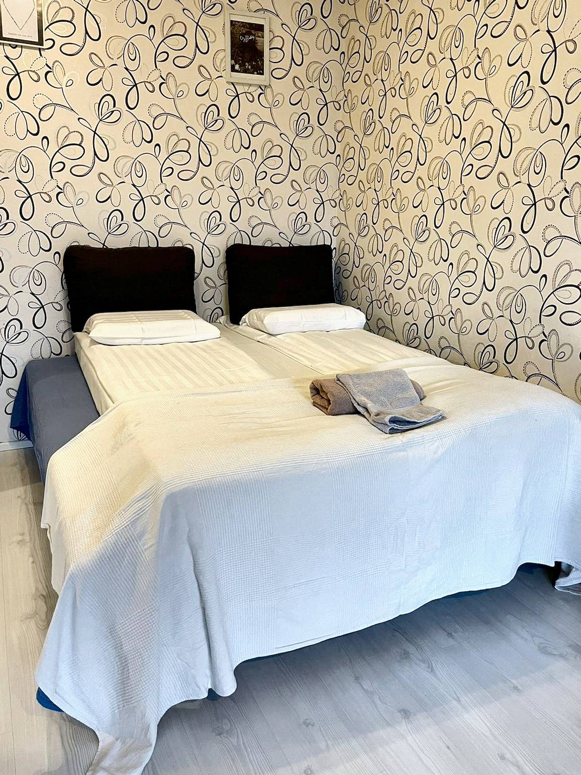 Studio entier, Studio charmant à Helsinki 42 m² avec vue piscine in Helsinki, Uusimaa