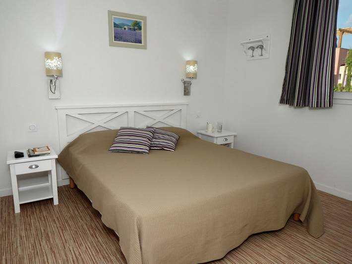 Gîte pour 6 personnes, avec piscine ainsi que sauna et jardin, animaux acceptés à Paradou - 4