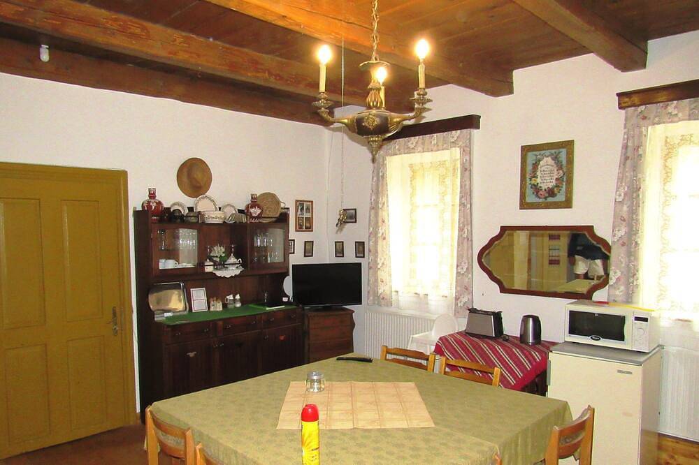 Rustikaler Charme – Suite 8601 mit zwei Schlafzimmern in Dunaszentmiklós, Kleingebiet Totis