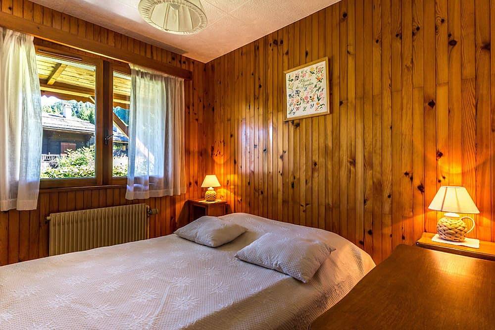 Appartement entier, Rez de chalet calme avec terrasse - 2 chambres, proche pistes à La Clusaz in La Clusaz, Région d'Annecy