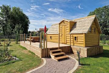 Cabane en bois pour 3 personnes, avec sauna ainsi que jardin et terrasse dans la Meuse