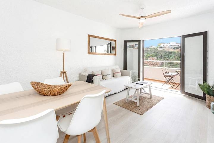 Gîte pour 4 personnes, avec piscine ainsi que terrasse et vue à Cala Morell - 2