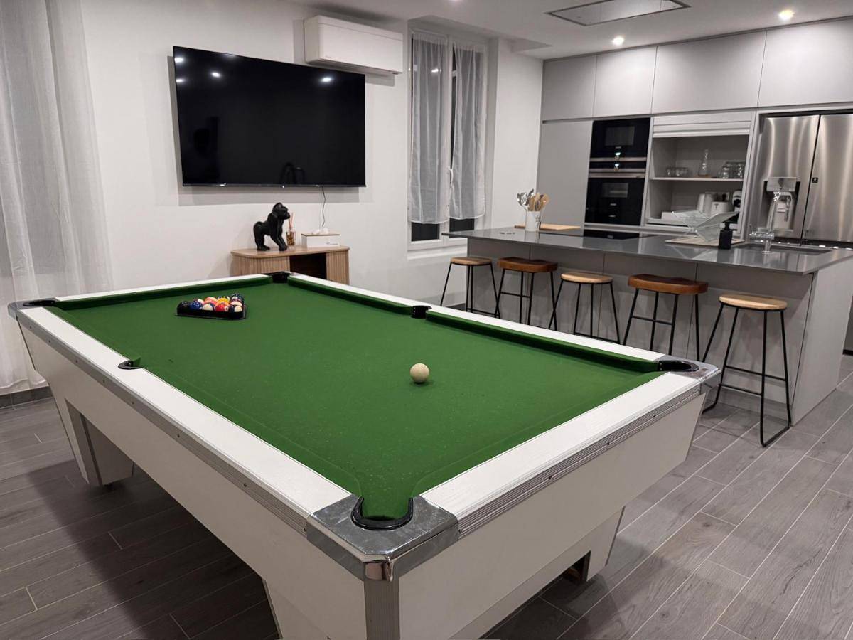 Appartement entier, Maison Fair play, jardin, parking, billard in Maisons-Alfort, Val-de-Marne