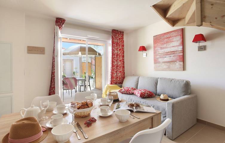Appartement de vacances pour 6 personnes, avec Balcon et Piscine à Aigues-Mortes