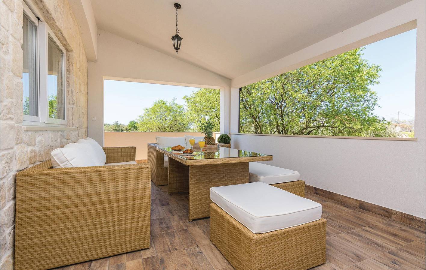 Charmante 2-Zimmer-Wohnung mit Pool und Terrasse in der Nähe einer Pizzeria in Galovac, Zadar