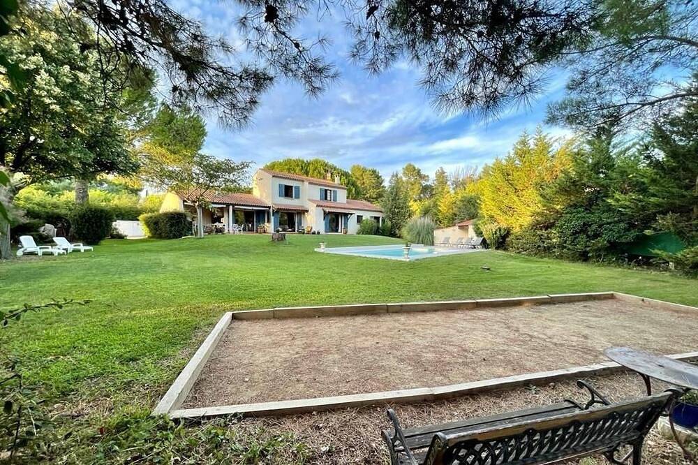 Großes Haus mit privatem Pool auf 2600m² Garten in Béziers, Côte d'Améthyste