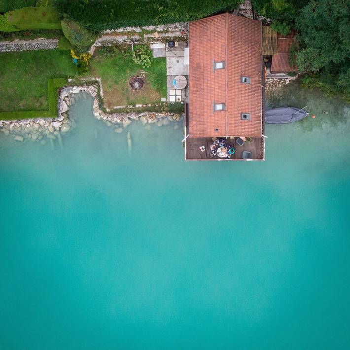 Chalet für 4 Personen, mit Terrasse und Seeblick sowie Garten in Frankreich