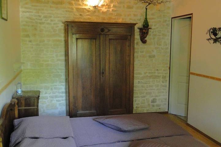 Gîte pour 2 personnes, avec jardin et piscine à Andilly - 2