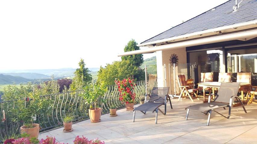 Ferienhaus für 2 Personen, mit Terrasse und Garten sowie Sauna und Ausblick in Veldenz - 2