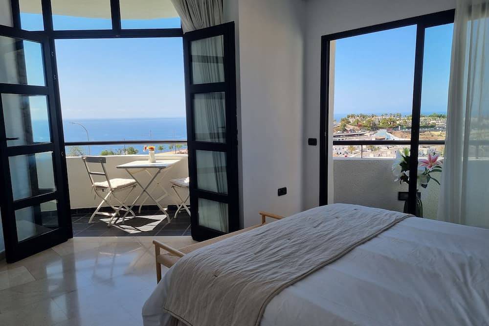 Fantastic Villa in Gran Canaria – Private Pool, Sea Views, Near Beach & Golf in Puerto Rico (Gran Canaria), South Gran Canaria