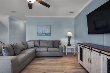 Vacation House for 16 Guests in Destin, Emerald Coast, Picture 2