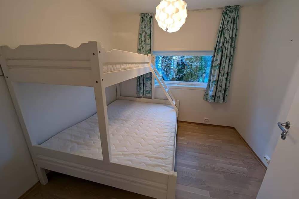 Bright 2-bedroom apartment with spectacular fjord views in Jørpeland. in Strand (Rogaland)