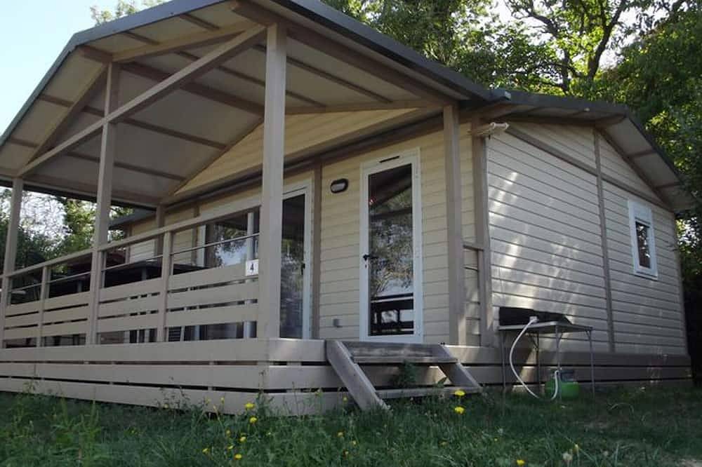 Chalet avec Terrasse, 3 Chambres, 8 Personnes in Le Grand-Serre, Région de Valence
