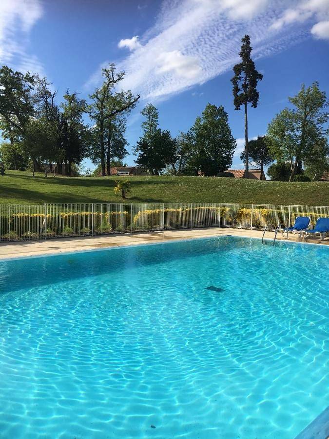 Gîte pour 6 personnes, avec sauna ainsi que jardin et piscine à Lombez