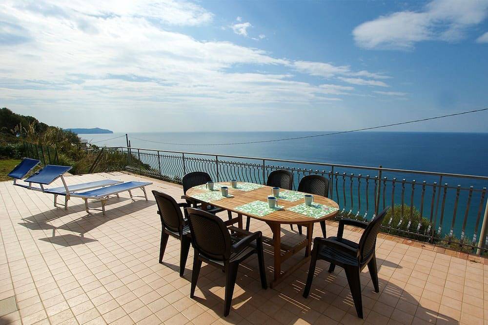 Vacation home for 8 people, 100 m², in Marina di Pisciotta in Pisciotta, Cilento Coast