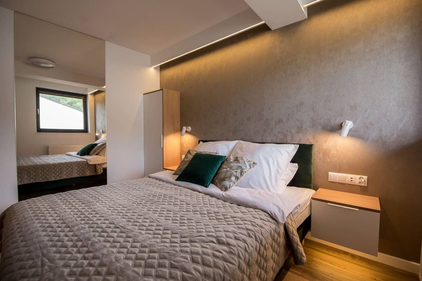 Ganze Wohnung, Tasteful Apartment | Terrace | Parking | Air Conditioning in Schirk, Karpaten (Polen)